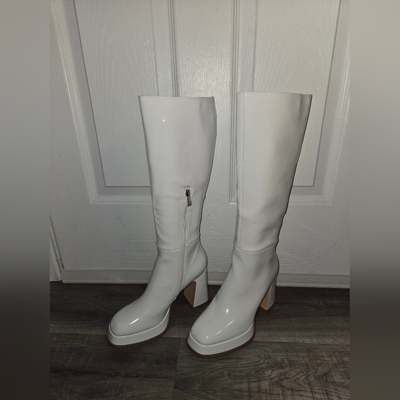 White Platform Heel Go go Boots, Women's Size 6, Faux Leather, New - Picture 2 of 13